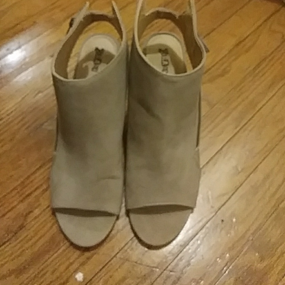 Brash Brand size 12 sling back wedge shoe